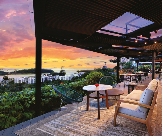 Dusk Restaurant and Bar: perfect view of sunset in singapore