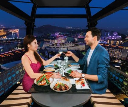 Cable Car Singapore: romantic dinner – High bento cabin